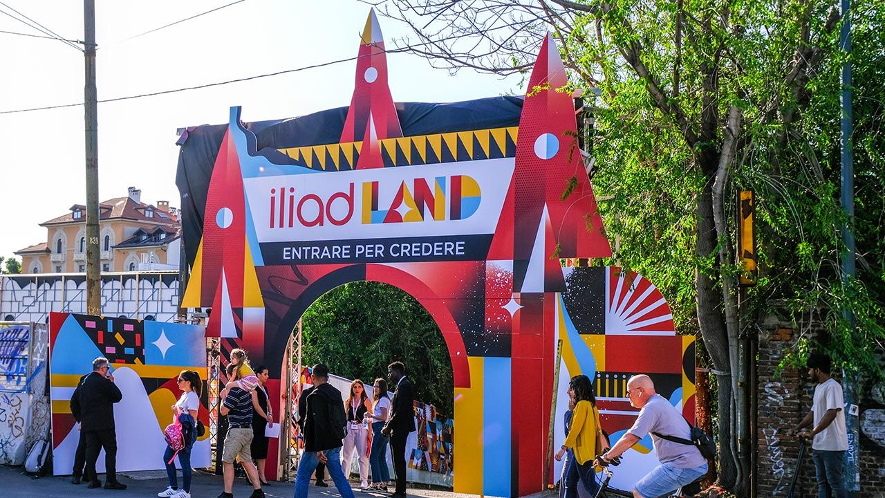 Iliad \ iliadLAND (B2C, B2B e B2City)